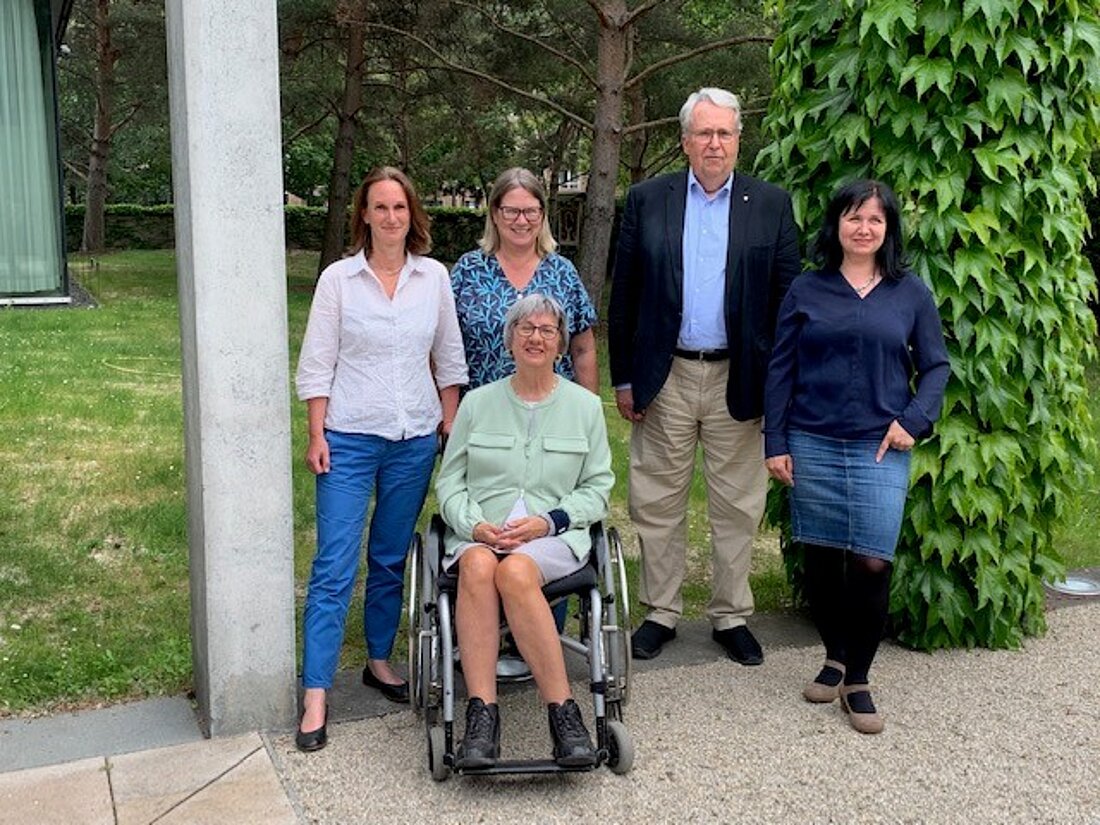 Gruppenfoto der Integrationsbeauftragten von Thüringen, Brandenburg, Sachsen-Anhalt, Sachsen und Mecklenburg-Vorpommern