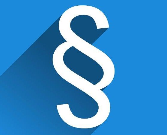 weißes §-Zeichen auf blauem Grund (paragraph_Pixabay_ Stephan)