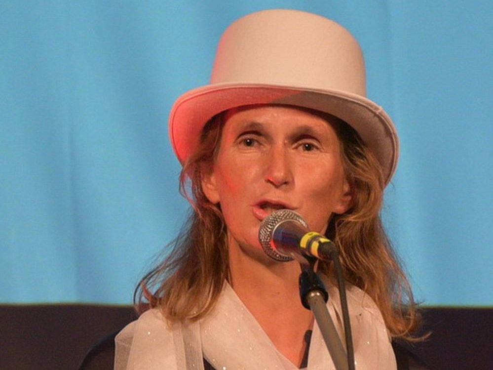 Mirjam Kruppa mit Zylinder auf dem Kopf