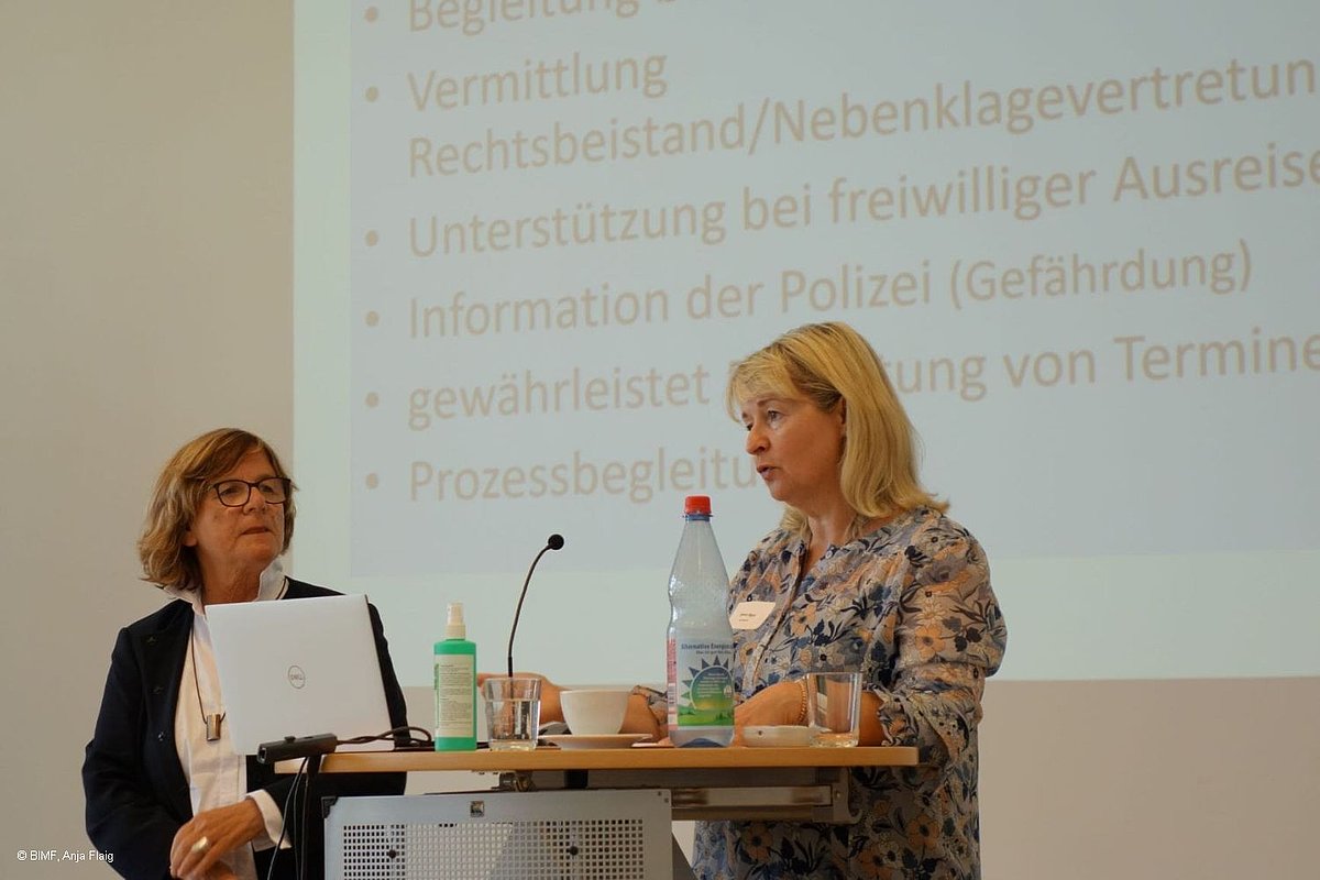 Foto: Menschenhandel - Referentin