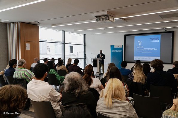 Veranstaltung politische Teilhabe 06.06.2024 - Publikum fotografiert von hinten