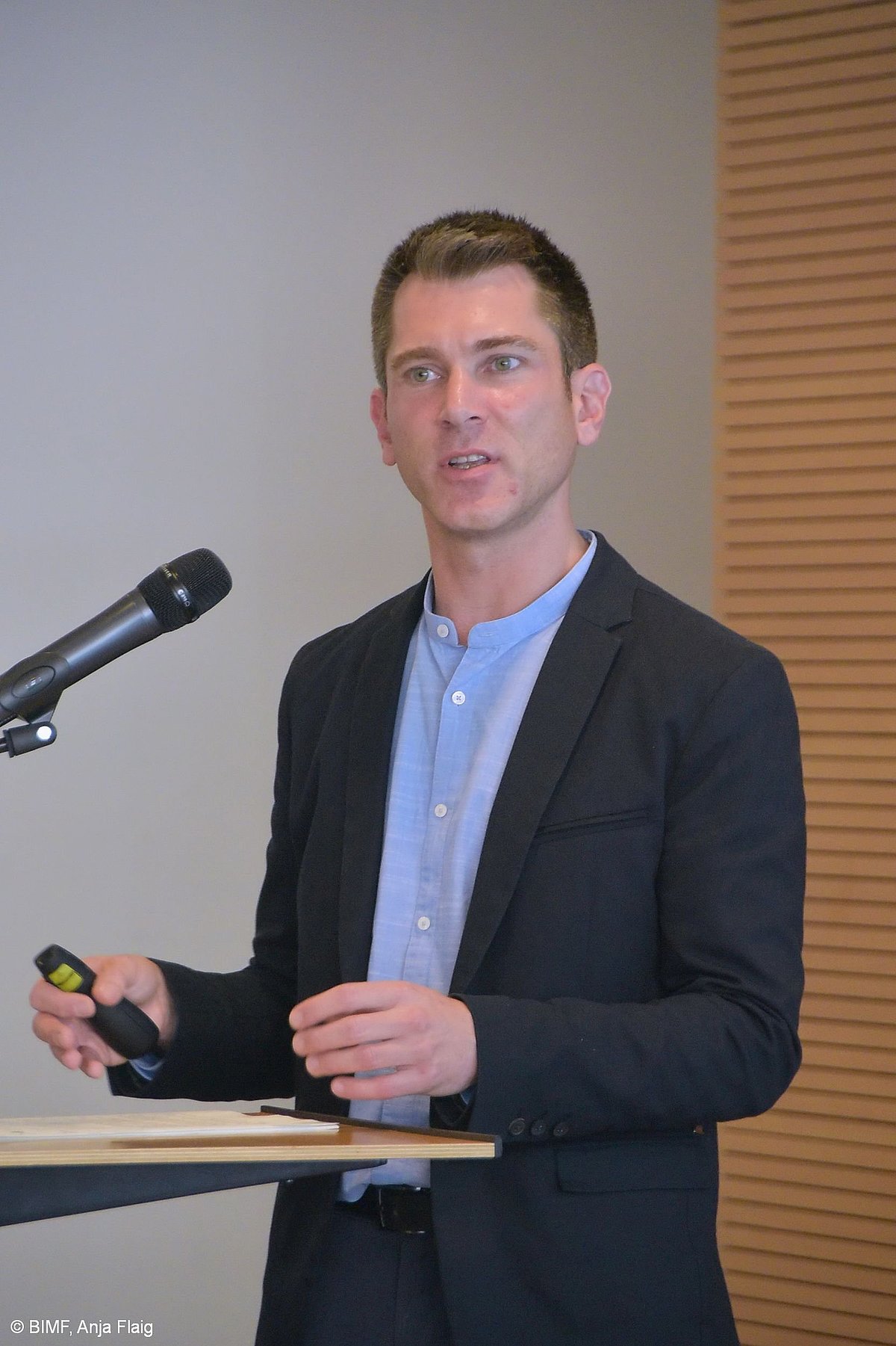 Dr. Christian Hunkler