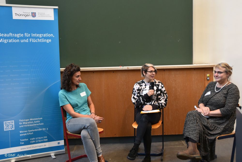 Frau Dominguez, Frau Novák, Frau Dittmar