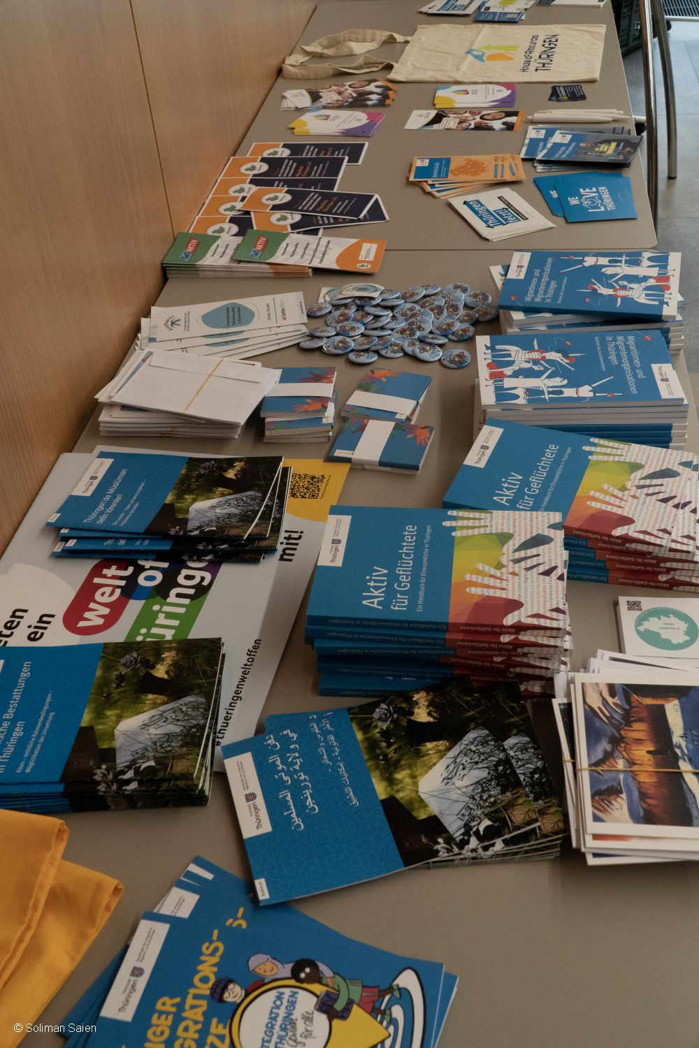 Veranstaltung politische Teilhabe 06.06.2024 - Tisch mit Publikationen