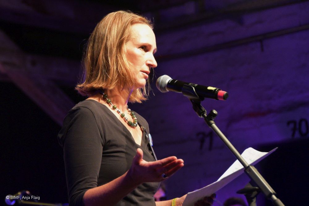 Mirjam Kruppa bei der Begrüßungsrede